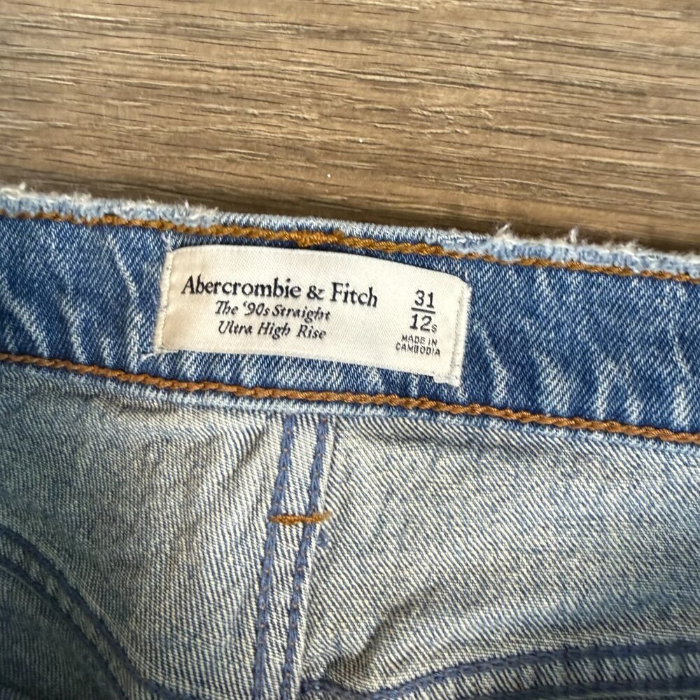 Abercrombie & Fitch 90s Straight Ultra High Rise Jeans Size 31 - Picture 2 of 5